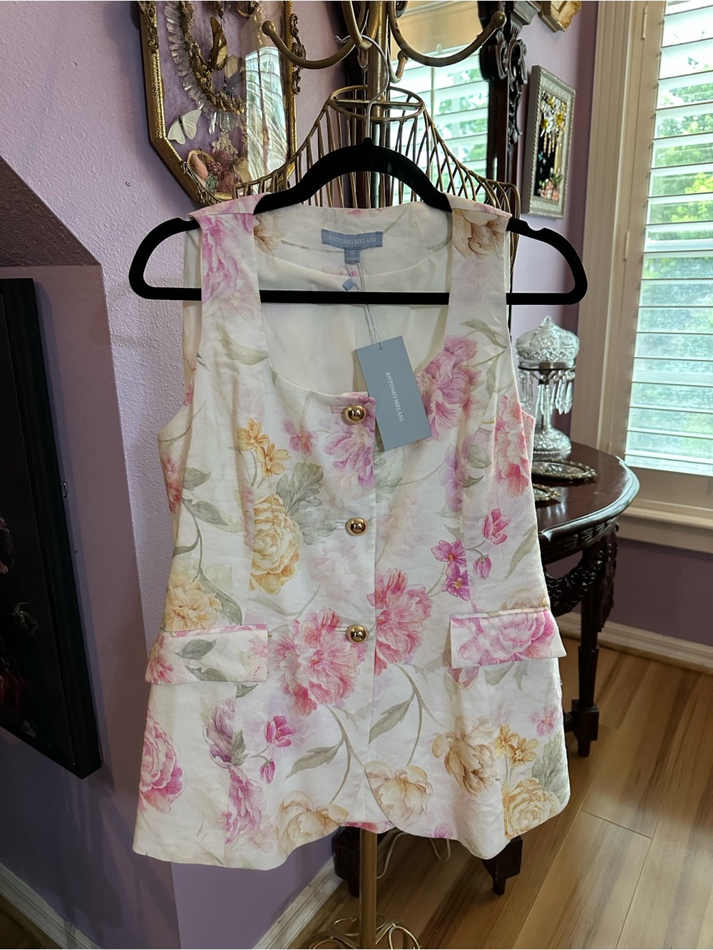 ANTONIO MELANI Light Floral Scoop Neck Vest/Top  in Cream & Pink